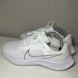 Nike zoom Pegasus 38 White and Silver Athletic Sneakers